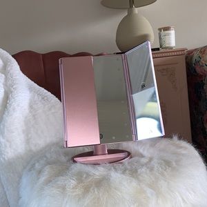ROSE GOLD MAKEUP MIRROR WITH LIGHTS
